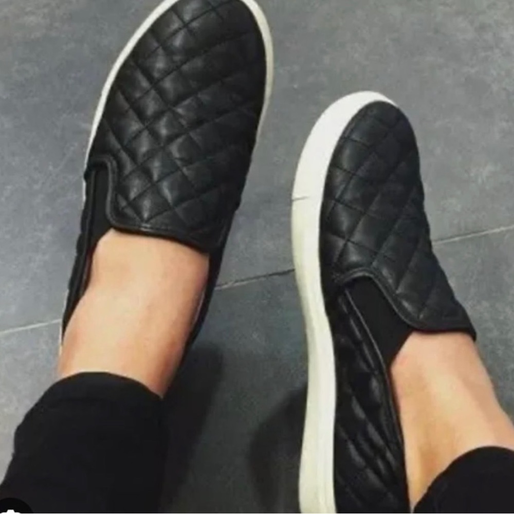 Steve Madden | Ecentrcq Low Top Slip on Sneakers | Black Womens Size 10 B